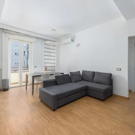 Apartamento Vicino Al Centro - Wifi,comfort,parking Milão